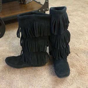 Minnetonka  3 Tier Fringed Boots
